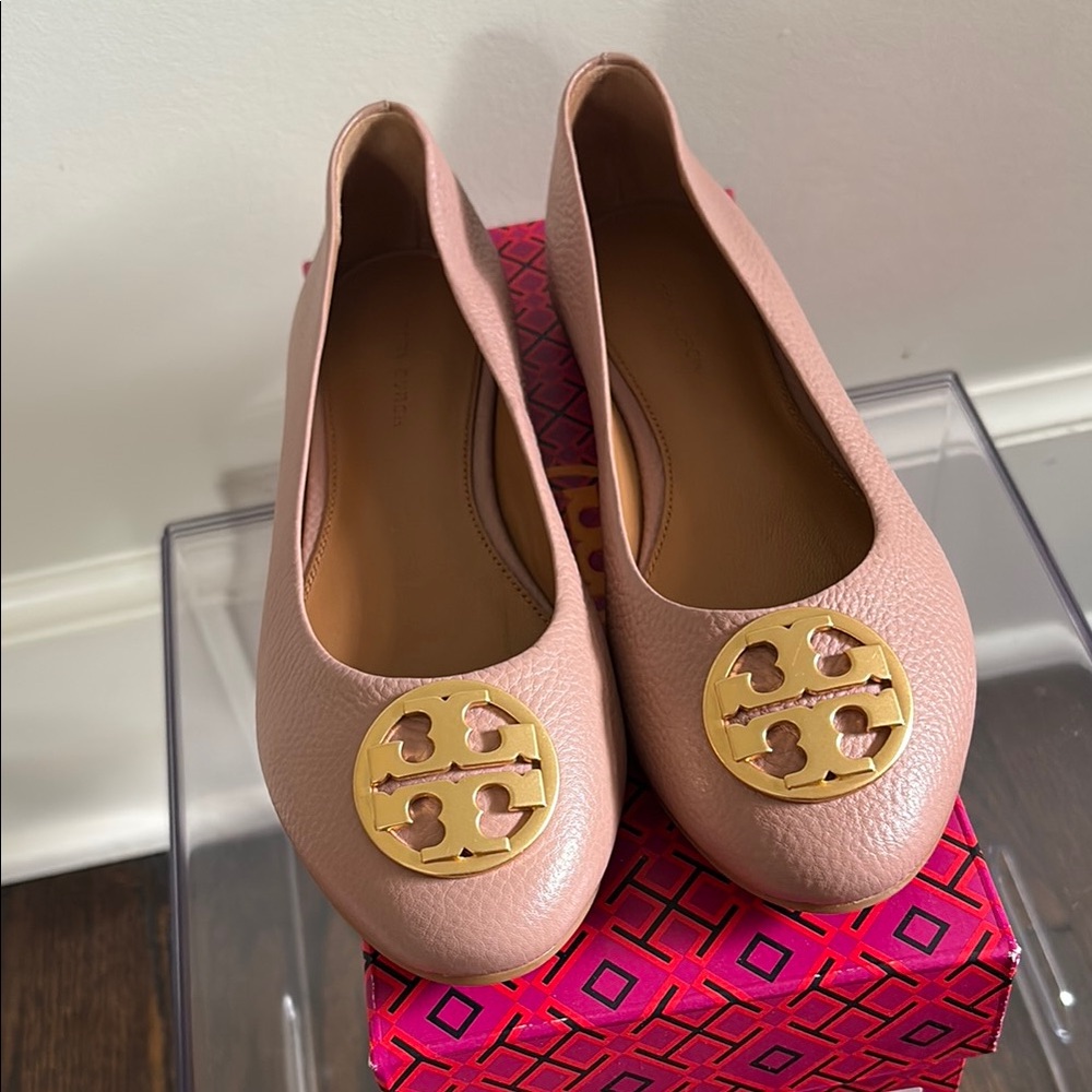 NEW Tory Burch Pink and Gold Flats with Signature Logo Chelsea ballet flat